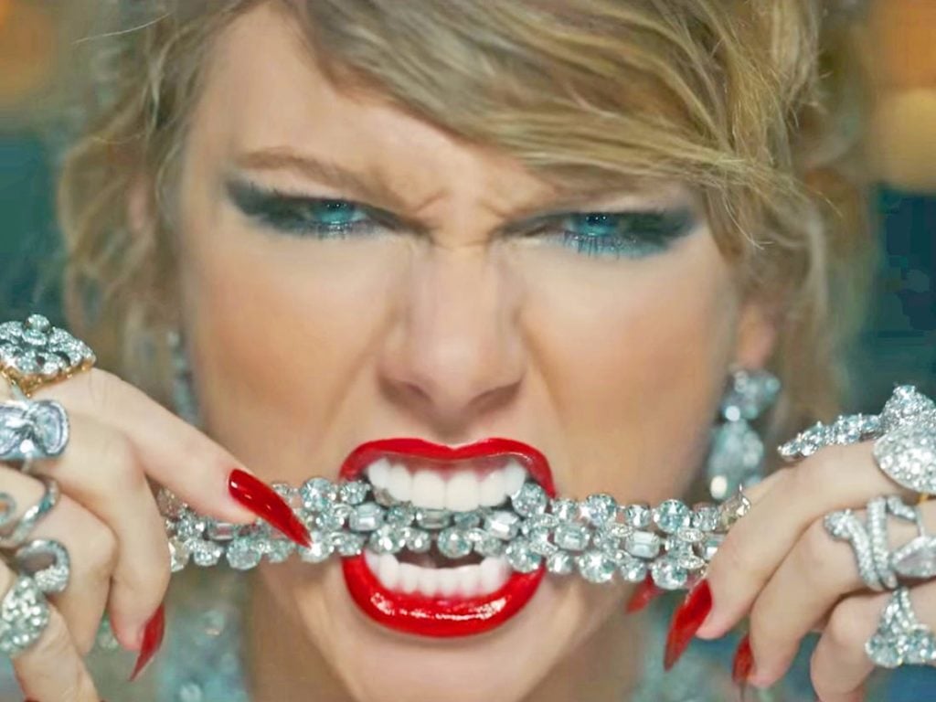 The Tale Behind Taylor Swift's Perfect Teeth Trendy Matter