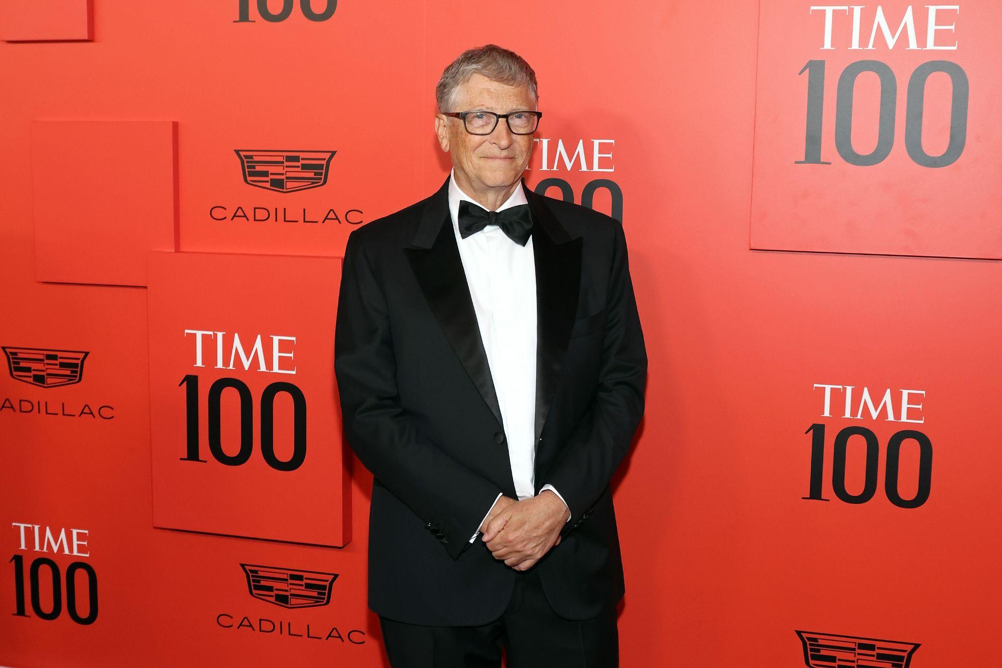 Bill Gates wears suit and bowtie at the Time 100 Gala