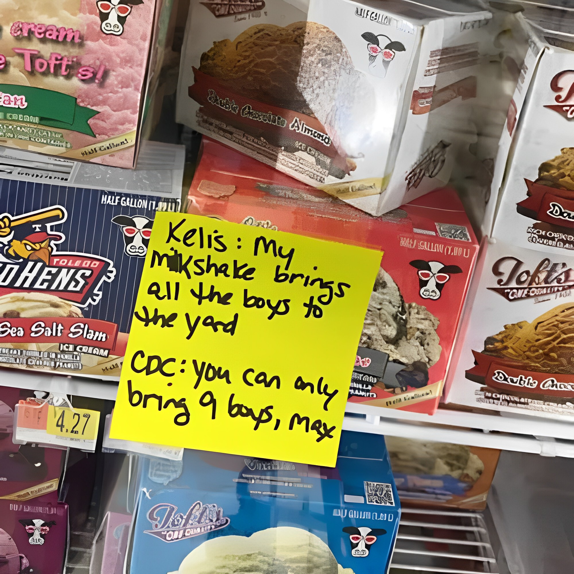 funny-notes-this-woman-places-sticky-notes-all-over-walmart-to-make