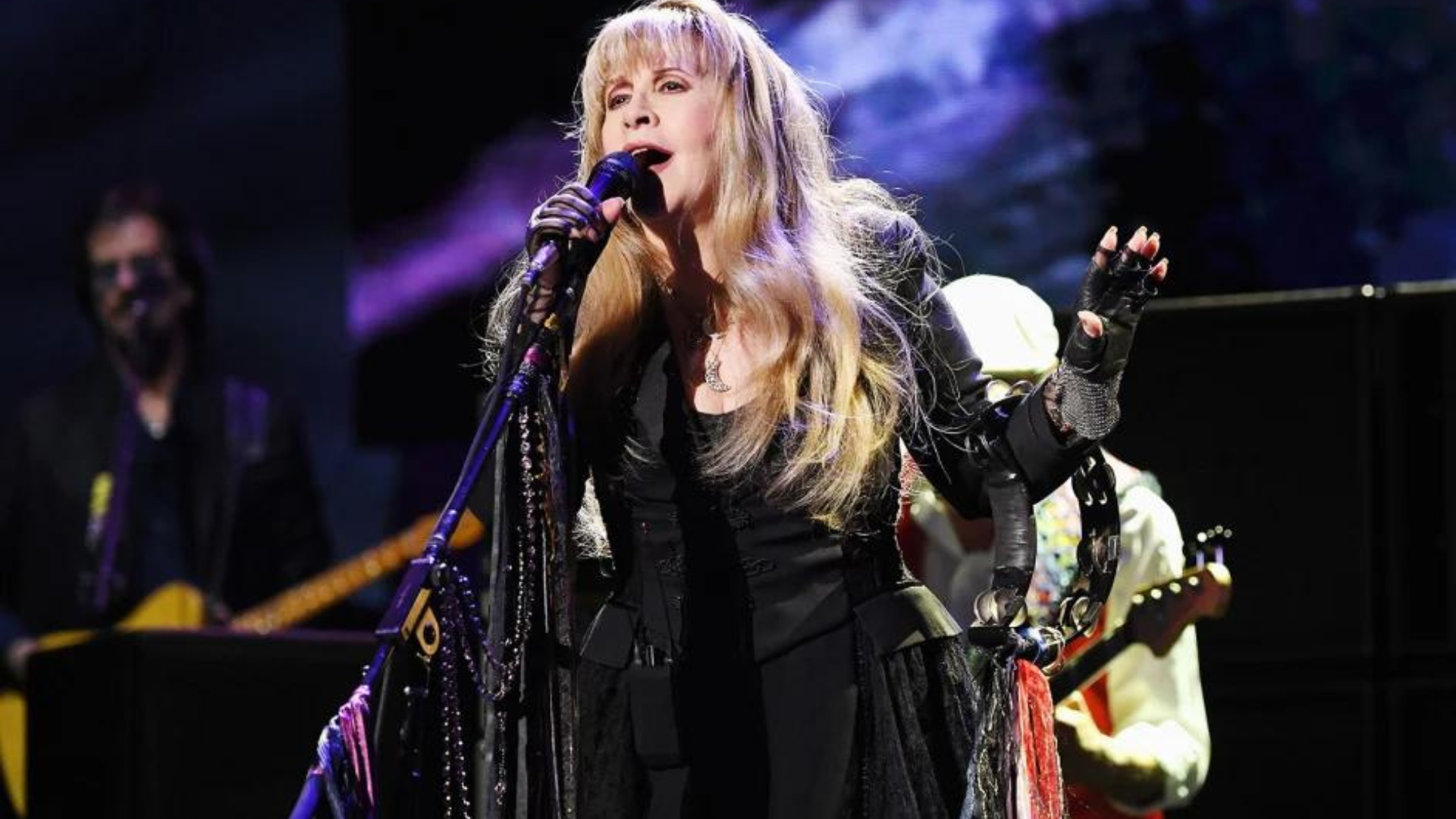 the-true-meaning-of-fleetwood-mac-s-timeless-song-landslide